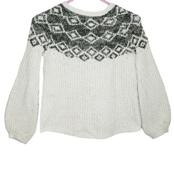 Justice Long Sleeve Jeweled Sweater with Gold Thread Weaved into Knit Sz 8 Girl - Picture 2 of 6